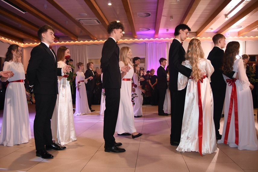 Studniówka II LO zdjęcie nr 342334