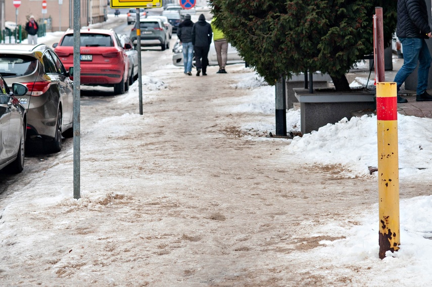Chodniki skute lodem zdjęcie nr 342528