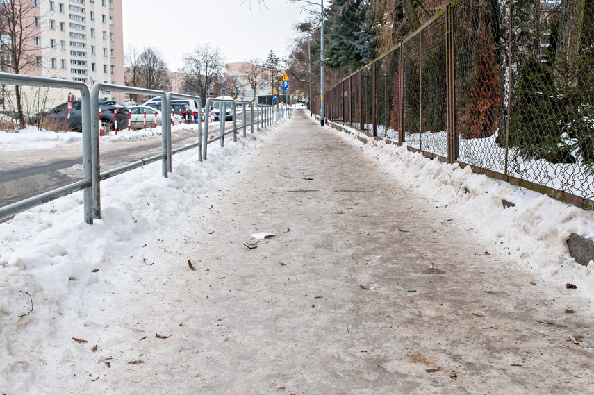 Chodniki skute lodem zdjęcie nr 342522