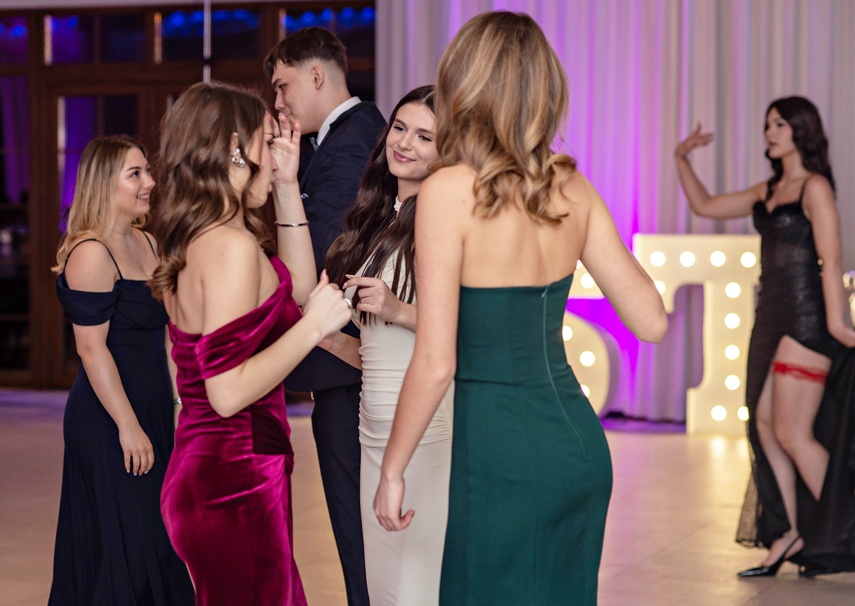 Wspomnienia, które pozostaną. Studniówka ZST zdjęcie nr 342897