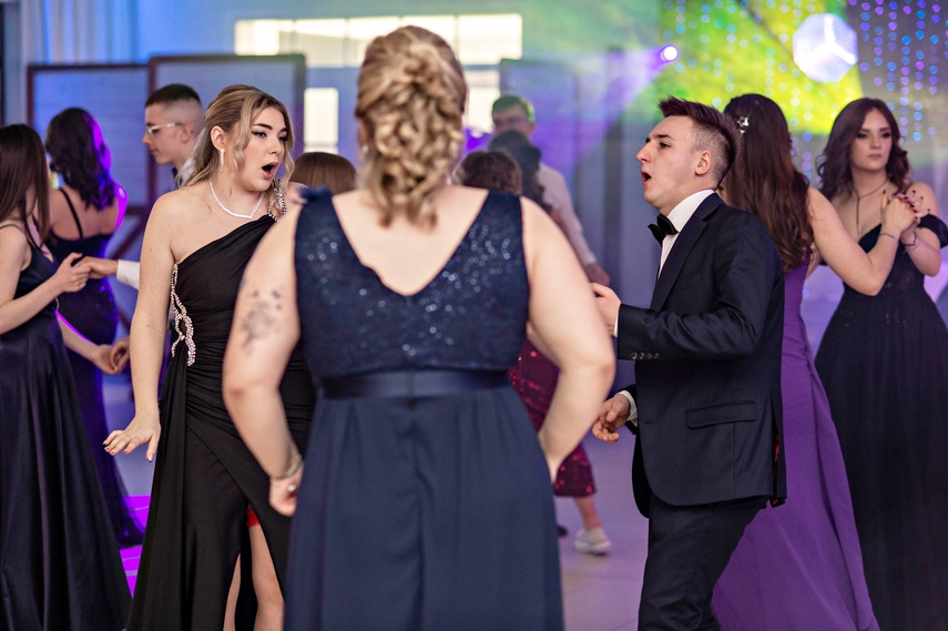 Wspomnienia, które pozostaną. Studniówka ZST zdjęcie nr 342903