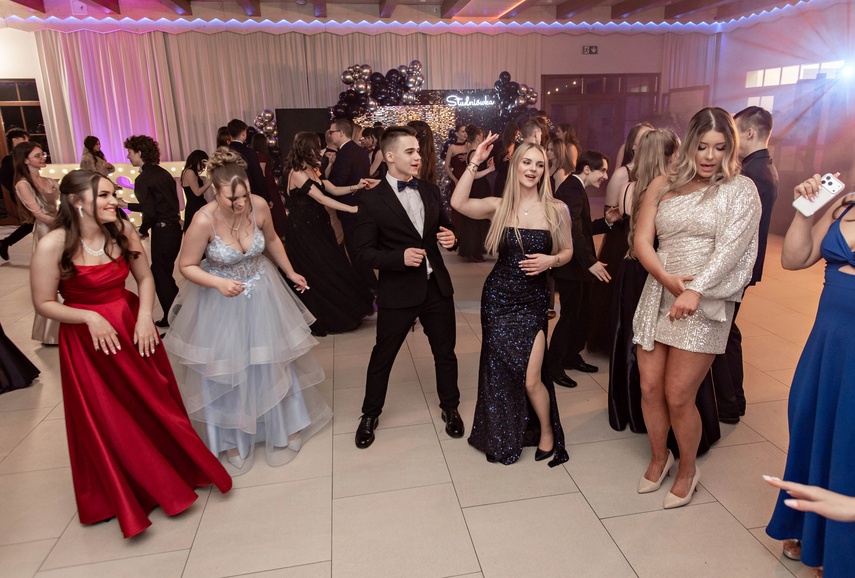 Wspomnienia, które pozostaną. Studniówka ZST zdjęcie nr 342872