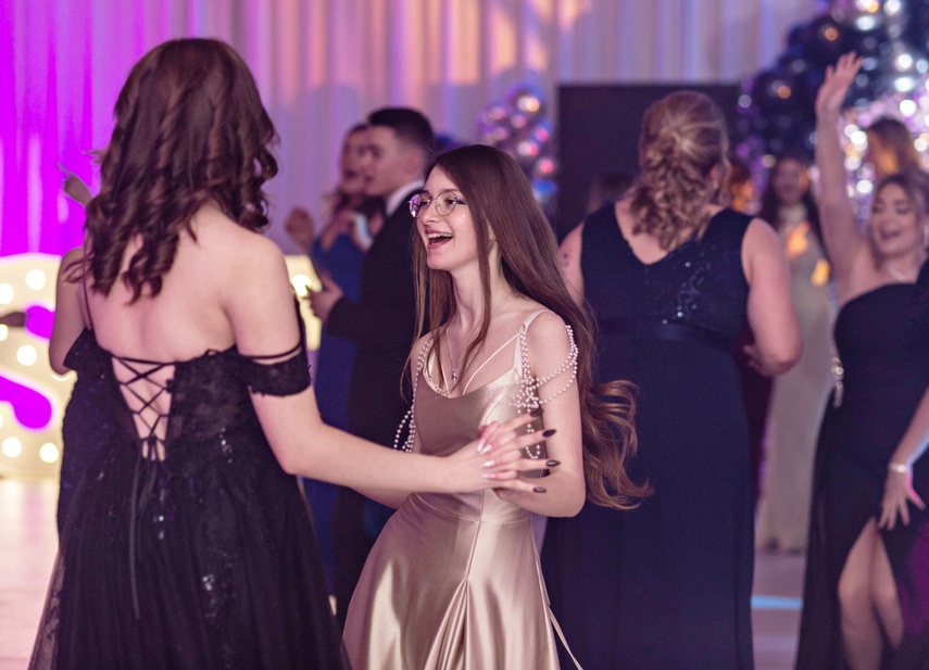 Wspomnienia, które pozostaną. Studniówka ZST zdjęcie nr 342907