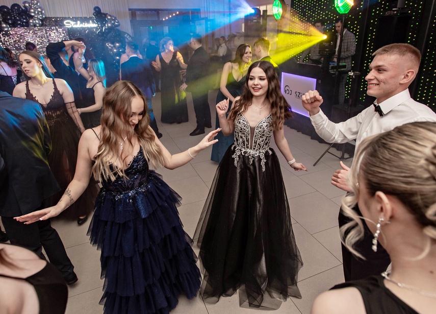 Wspomnienia, które pozostaną. Studniówka ZST zdjęcie nr 342873