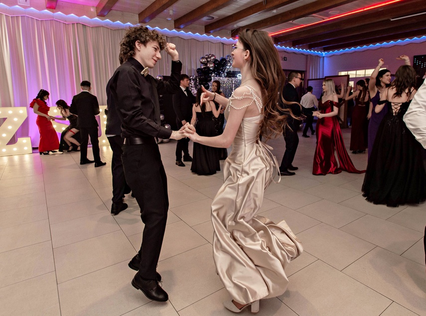 Wspomnienia, które pozostaną. Studniówka ZST zdjęcie nr 342874