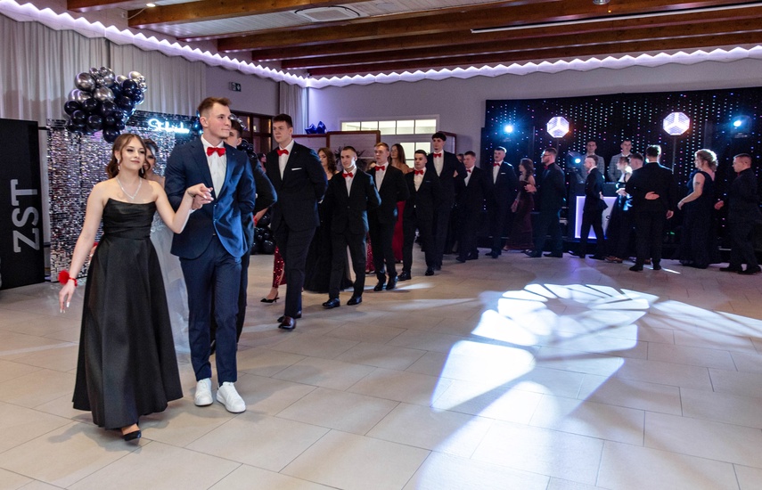 Wspomnienia, które pozostaną. Studniówka ZST zdjęcie nr 342803