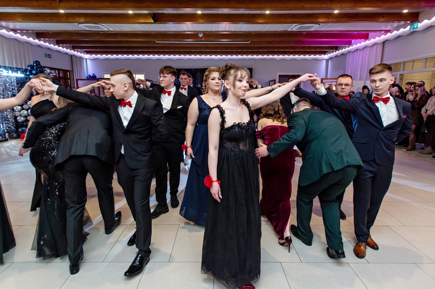 Wspomnienia, które pozostaną. Studniówka ZST zdjęcie nr 342802