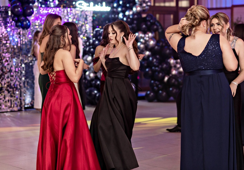 Wspomnienia, które pozostaną. Studniówka ZST zdjęcie nr 342901