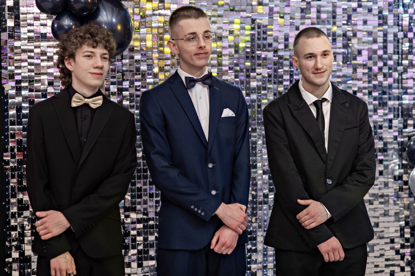 Wspomnienia, które pozostaną. Studniówka ZST zdjęcie nr 342866