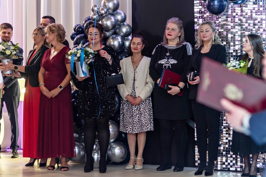 Wspomnienia, które pozostaną. Studniówka ZST zdjęcie nr 342820