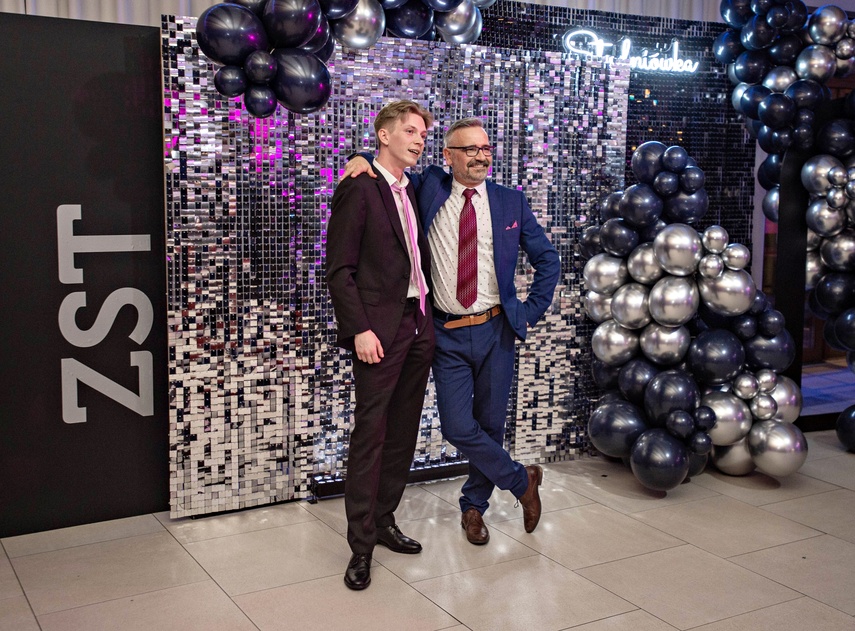 Wspomnienia, które pozostaną. Studniówka ZST zdjęcie nr 342926