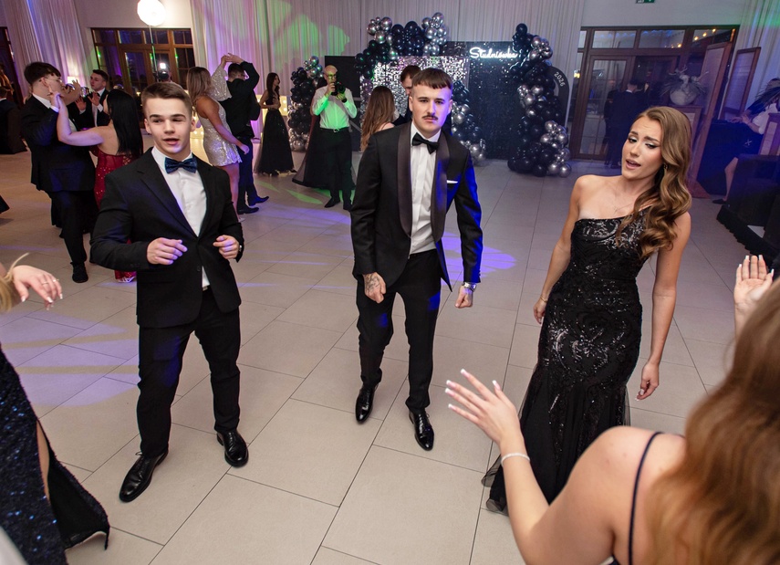 Wspomnienia, które pozostaną. Studniówka ZST zdjęcie nr 342892