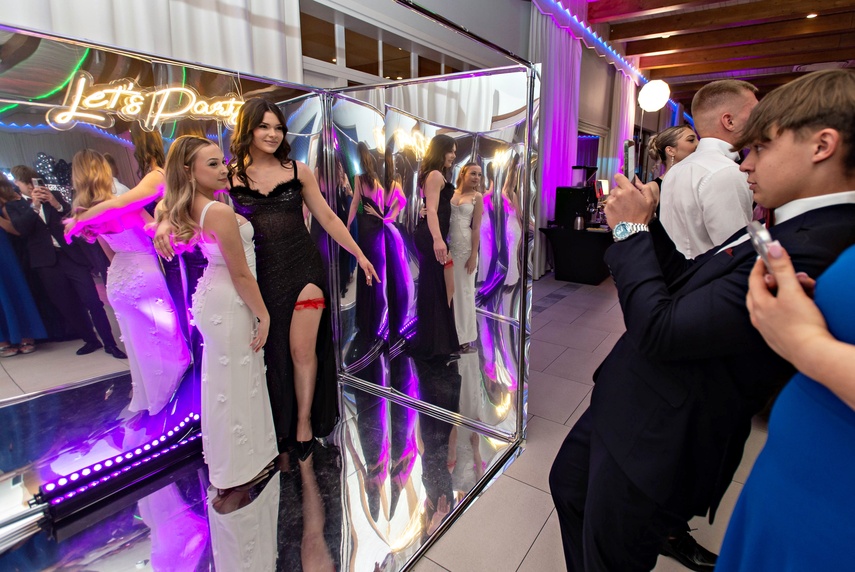 Wspomnienia, które pozostaną. Studniówka ZST zdjęcie nr 342891