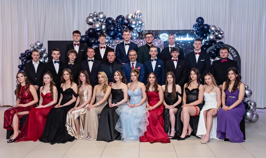 Wspomnienia, które pozostaną. Studniówka ZST zdjęcie nr 342837