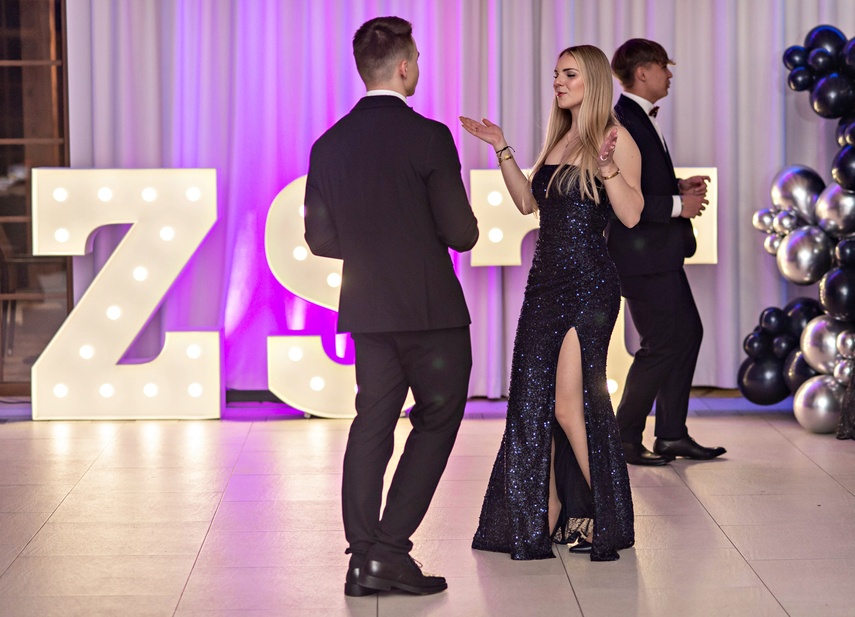 Wspomnienia, które pozostaną. Studniówka ZST zdjęcie nr 342919