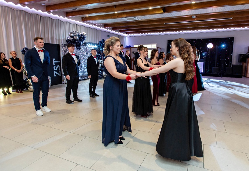 Wspomnienia, które pozostaną. Studniówka ZST zdjęcie nr 342815