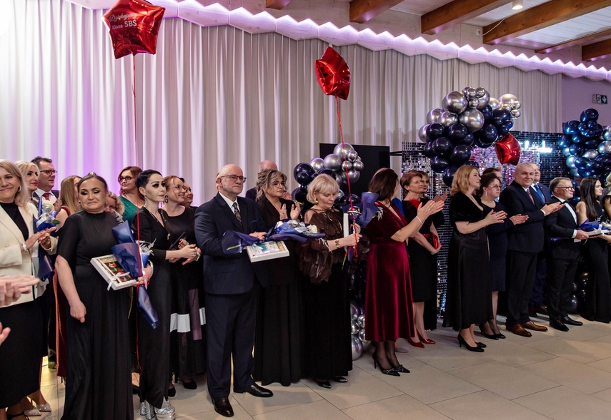 Wyjątkowy wieczór. Studniówka ZSM zdjęcie nr 343029