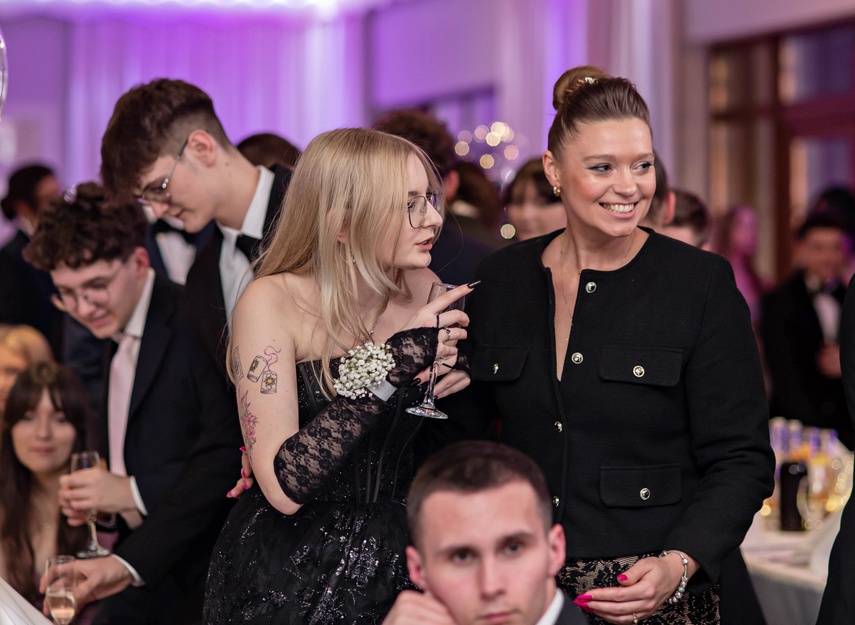 Wyjątkowy wieczór. Studniówka ZSM zdjęcie nr 343036