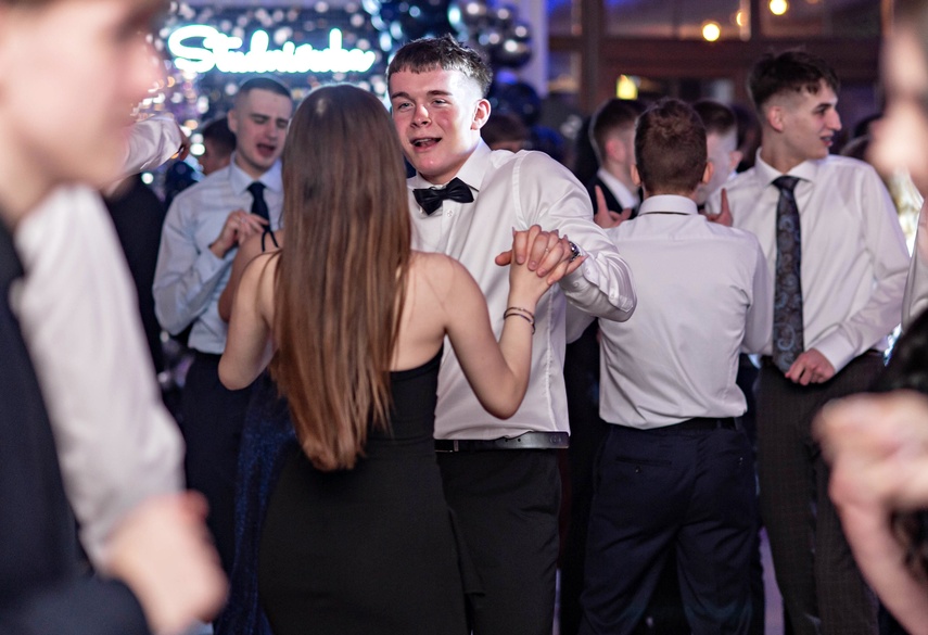 Wyjątkowy wieczór. Studniówka ZSM zdjęcie nr 343119