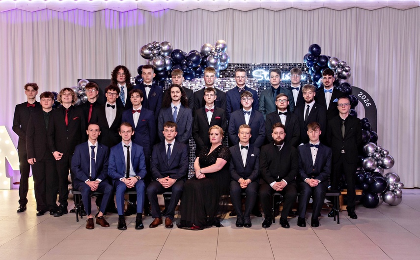 Wyjątkowy wieczór. Studniówka ZSM zdjęcie nr 343042