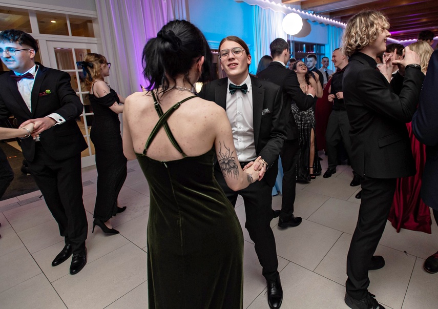 Wyjątkowy wieczór. Studniówka ZSM zdjęcie nr 343091