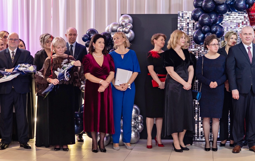 Wyjątkowy wieczór. Studniówka ZSM zdjęcie nr 343032