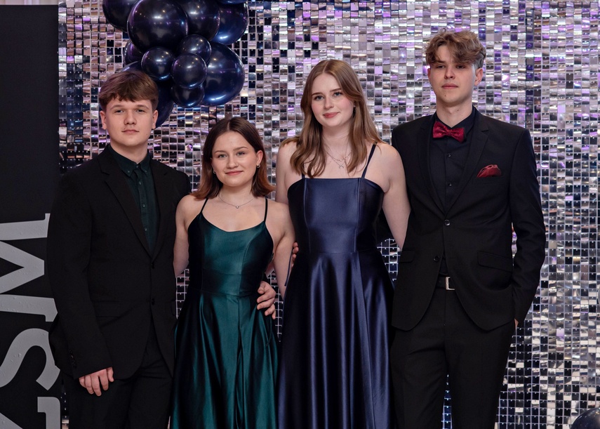 Wyjątkowy wieczór. Studniówka ZSM zdjęcie nr 343057