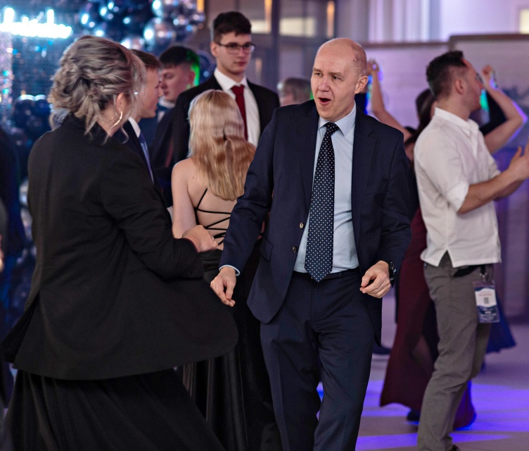 Wyjątkowy wieczór. Studniówka ZSM zdjęcie nr 343079