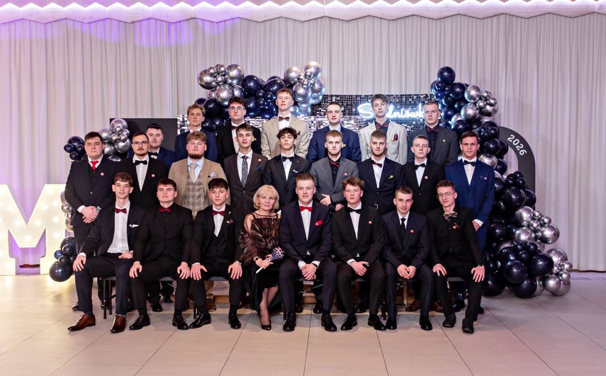 Wyjątkowy wieczór. Studniówka ZSM zdjęcie nr 343043