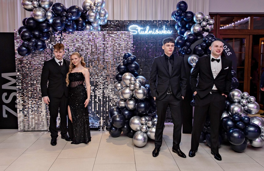 Wyjątkowy wieczór. Studniówka ZSM zdjęcie nr 343047