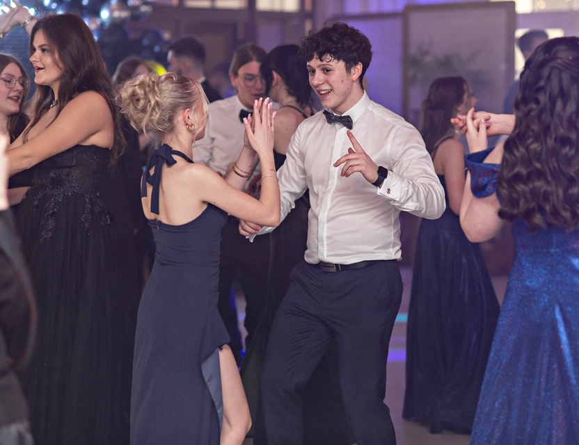 Wyjątkowy wieczór. Studniówka ZSM zdjęcie nr 343124