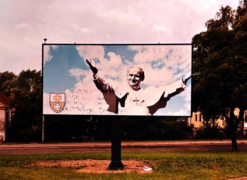 Takie billboardy pojawiły się w Elblągu przed wizytą Jana Pawła II w naszym mieście