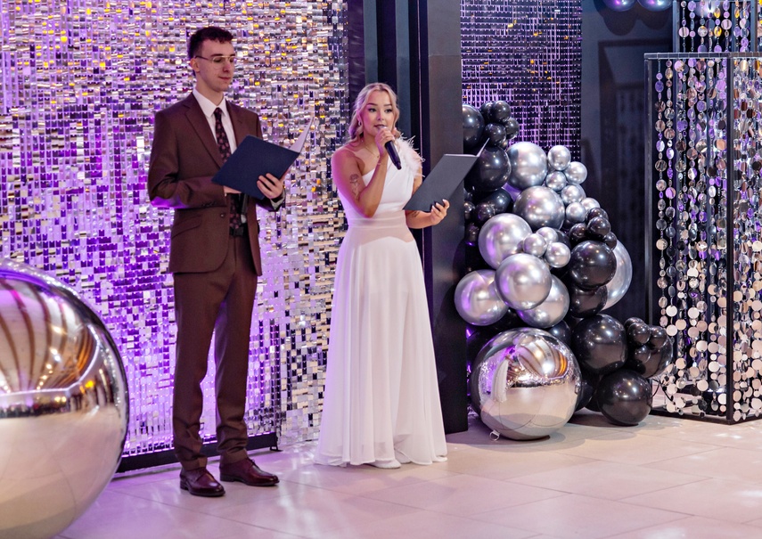 "Jest energia na dobrą imprezę!" Studniówka ZSEiO zdjęcie nr 343698