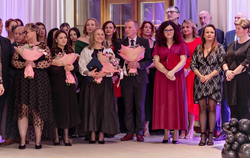 "Jest energia na dobrą imprezę!" Studniówka ZSEiO zdjęcie nr 343723