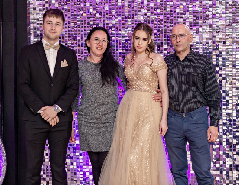 "Jest energia na dobrą imprezę!" Studniówka ZSEiO zdjęcie nr 343743