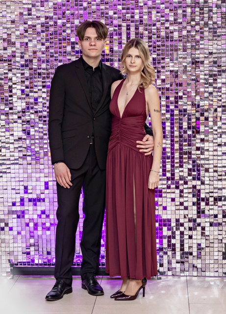 "Jest energia na dobrą imprezę!" Studniówka ZSEiO zdjęcie nr 343742