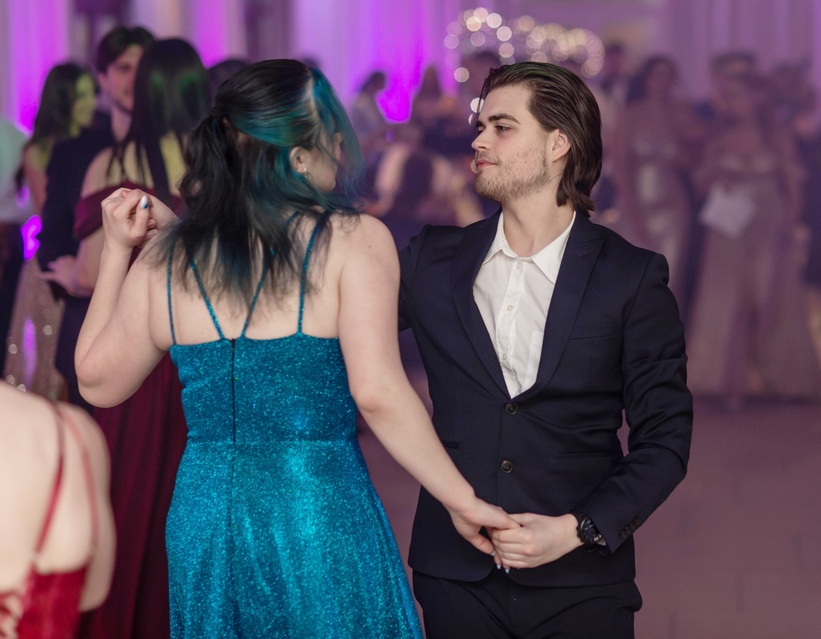 "Jest energia na dobrą imprezę!" Studniówka ZSEiO zdjęcie nr 343777