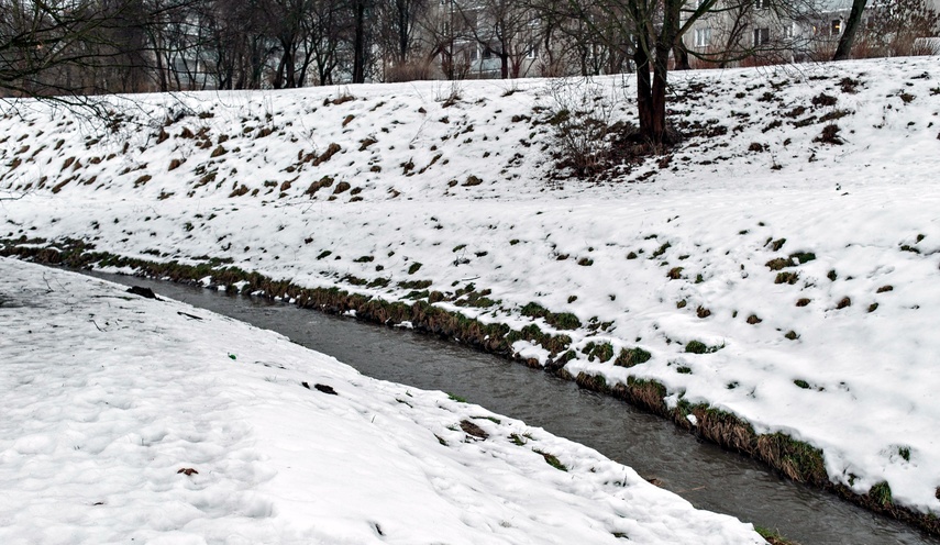 Przybywa wody w Kumieli. Władze Elbląga apelują do mieszkańców zdjęcie nr 343923