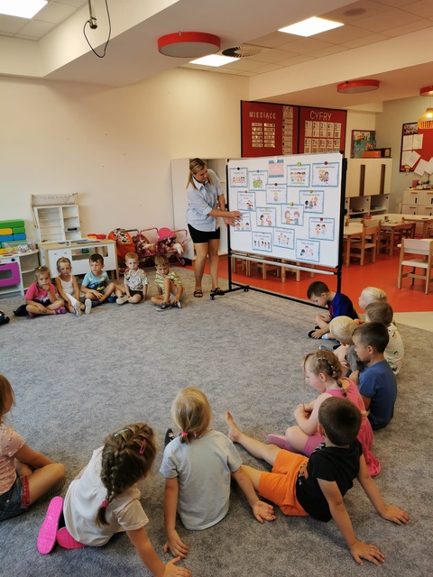 476,25 zł - tyle miesięcznie kosztuje teraz najlepsze niepubliczne przedszkole w Elblągu. Taniej nie zdjęcie nr 343990