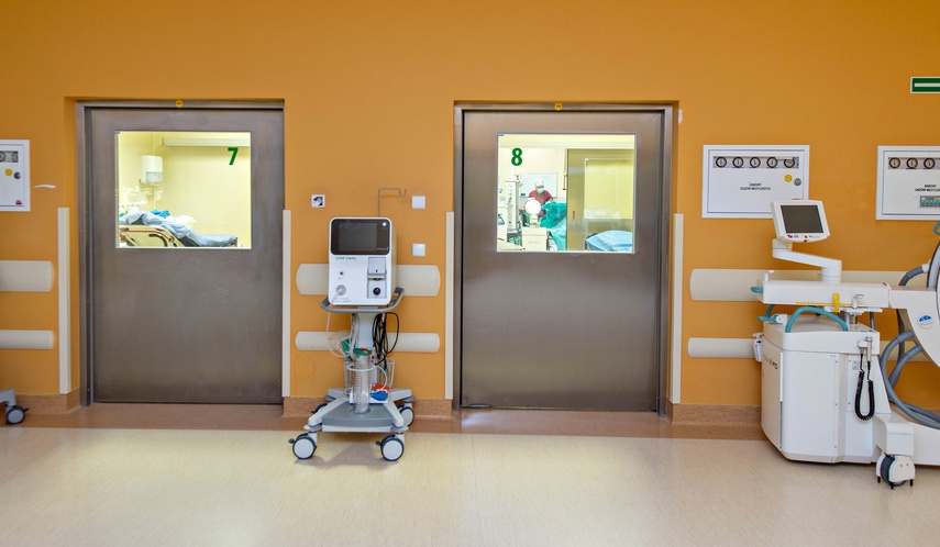 Elbląscy lekarze operują z robotem zdjęcie nr 344526