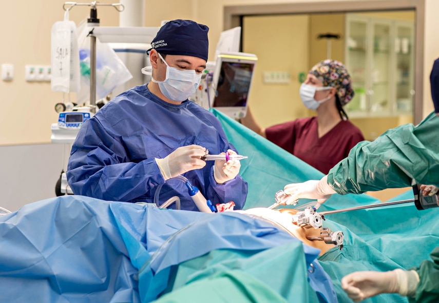 Elbląscy lekarze operują z robotem zdjęcie nr 344541