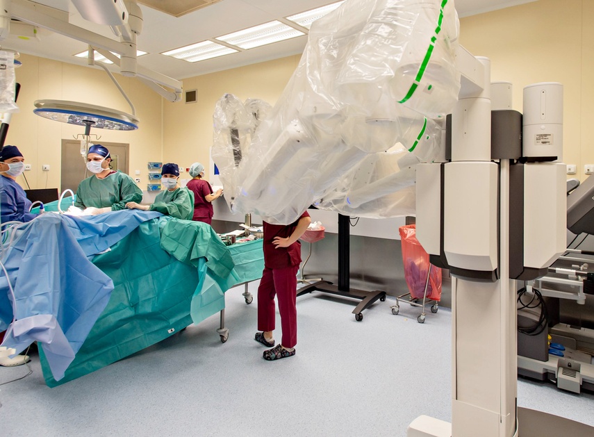 Elbląscy lekarze operują z robotem zdjęcie nr 344534