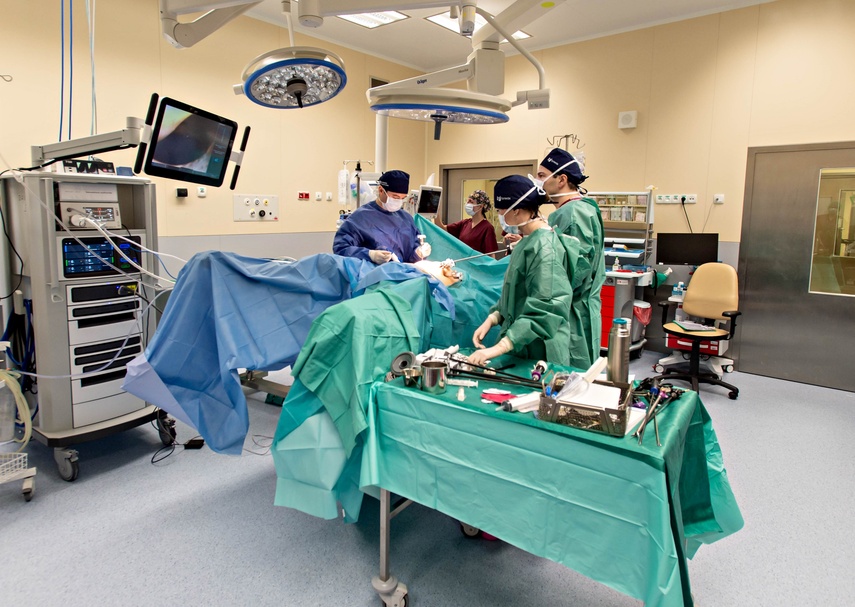Elbląscy lekarze operują z robotem zdjęcie nr 344540