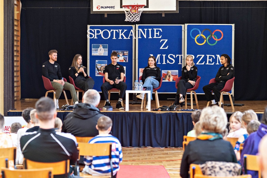 Olimpijczycy przepytani przez uczniów zdjęcie nr 344840