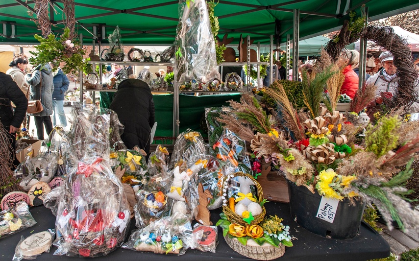 Wielkanocny kiermasz na starówce zdjęcie nr 344874