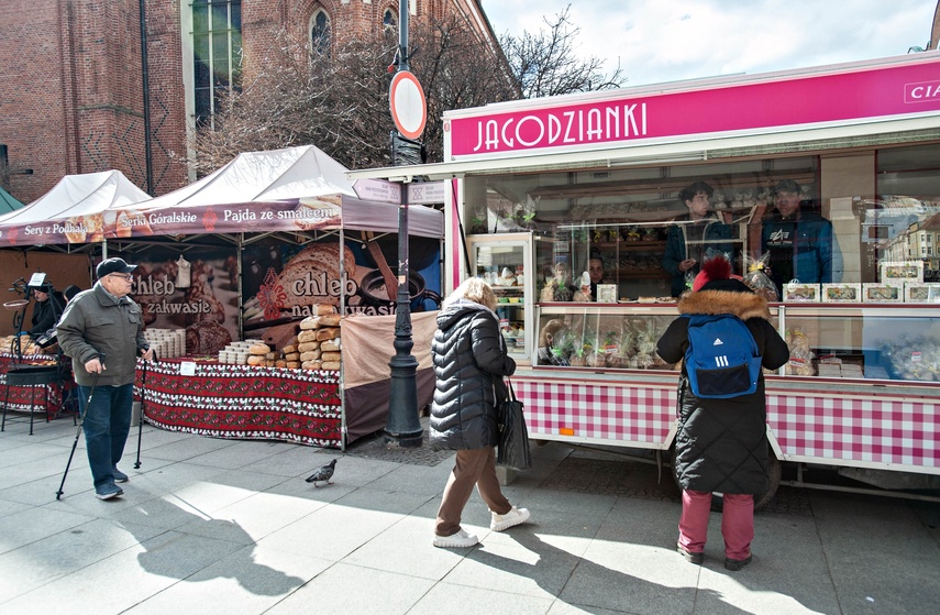 Wielkanocny kiermasz na starówce zdjęcie nr 344872