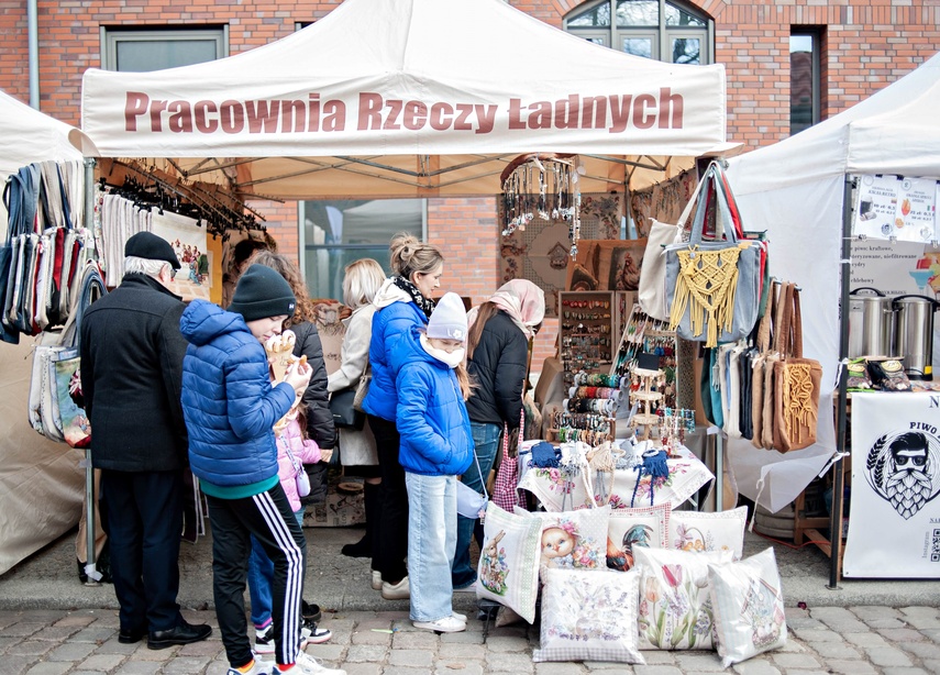 Wielkanocny kiermasz na starówce zdjęcie nr 344891