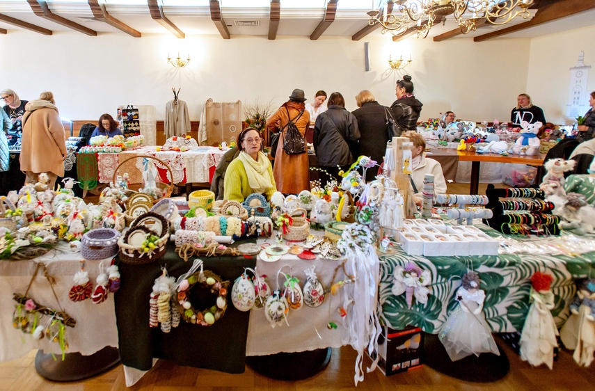 Wielkanocny kiermasz na starówce zdjęcie nr 344898