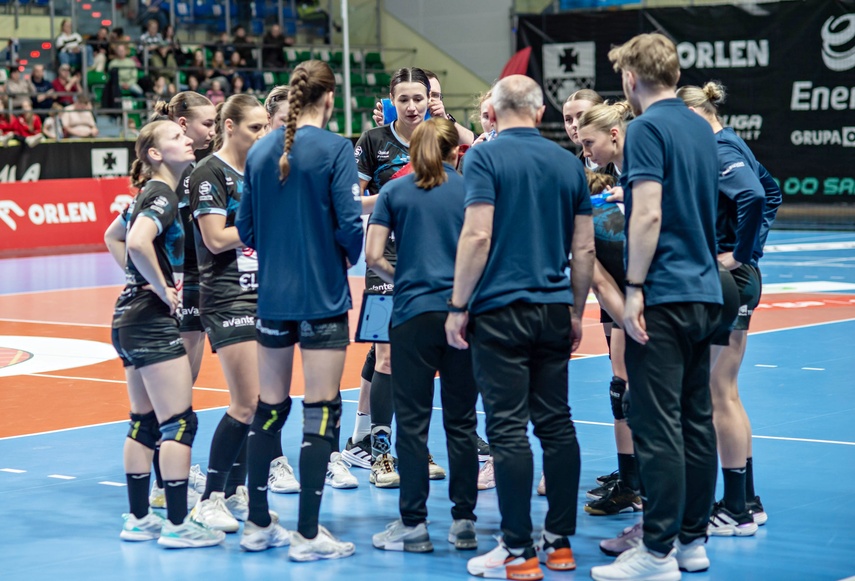 Start wraca na bezpieczną pozycję zdjęcie nr 344938