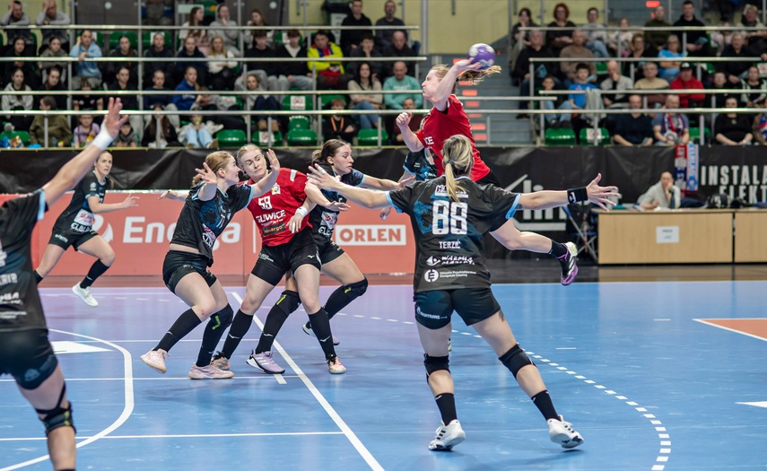 Start wraca na bezpieczną pozycję zdjęcie nr 344939